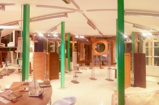 Foto all'interno dello showroom di Cerreto